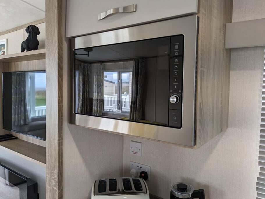 Beautiful Pet Friendly Southerness Caravan With Sea View & Decking Area Mainsriddle Luaran gambar