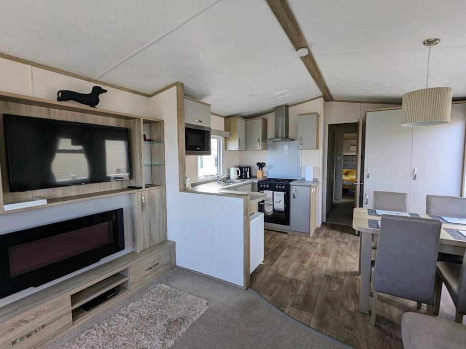 Beautiful Pet Friendly Southerness Caravan With Sea View & Decking Area Mainsriddle Luaran gambar
