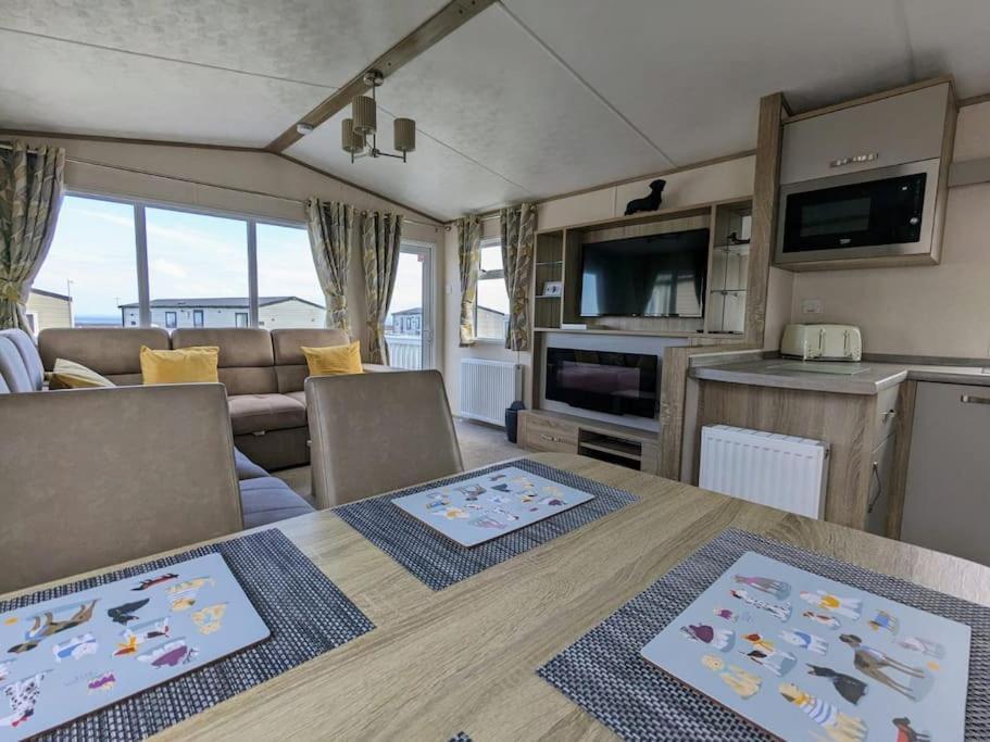 Beautiful Pet Friendly Southerness Caravan With Sea View & Decking Area Mainsriddle Luaran gambar