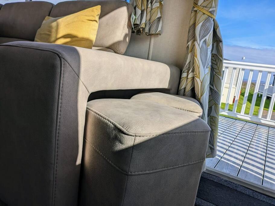 Beautiful Pet Friendly Southerness Caravan With Sea View & Decking Area Mainsriddle Luaran gambar
