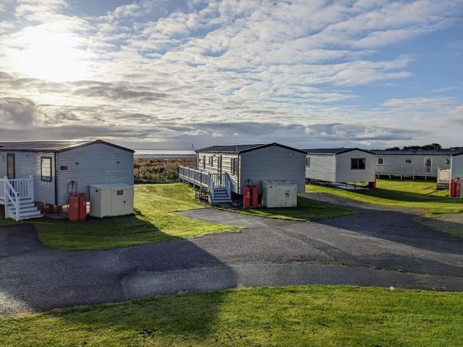 Beautiful Pet Friendly Southerness Caravan With Sea View & Decking Area Mainsriddle Luaran gambar